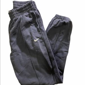 NIKE WOMENS SPORTSWEAR ESSENTIAL FLEECE PANT